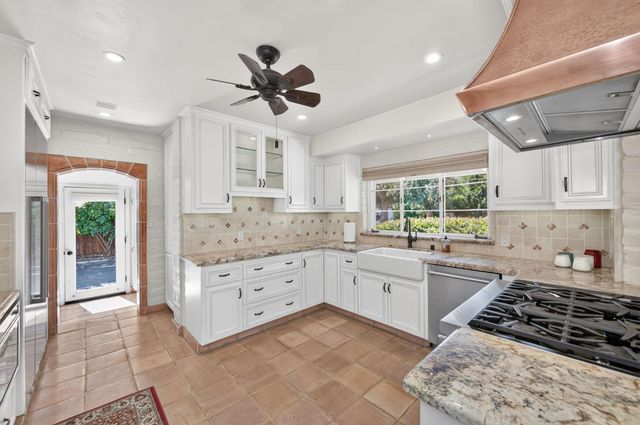 812 E Rialto Avenue, Fresno, CA 93704