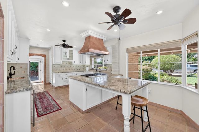 812 E Rialto Avenue, Fresno, CA 93704