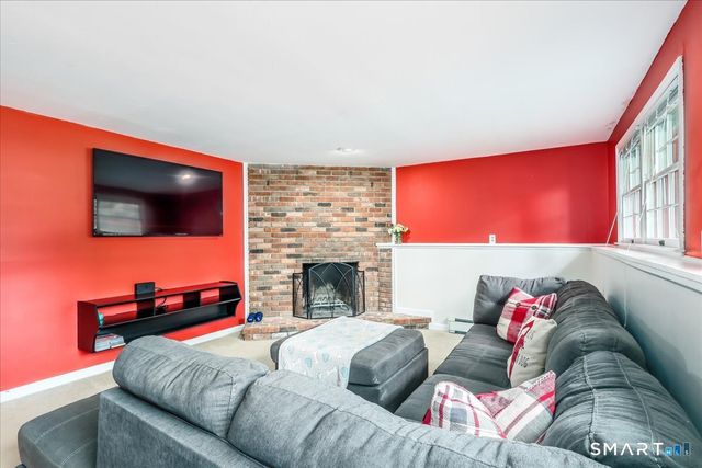 9 Richconn Drive, New Milford, CT 06776