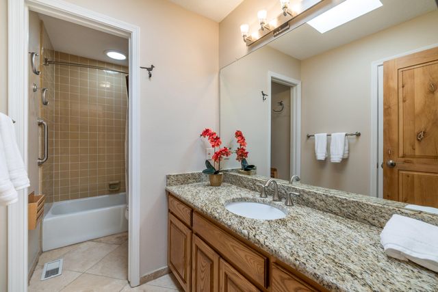 1861 Tramway Terrace Loop NE, Albuquerque, NM 87122