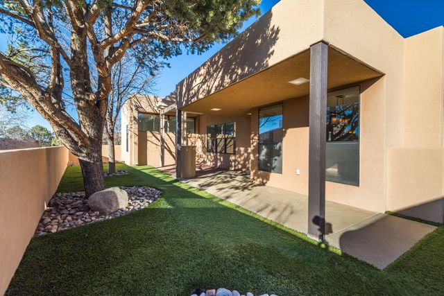 1861 Tramway Terrace Loop NE, Albuquerque, NM 87122