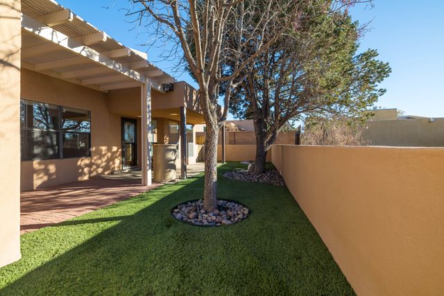 1861 Tramway Terrace Loop NE, Albuquerque, NM 87122