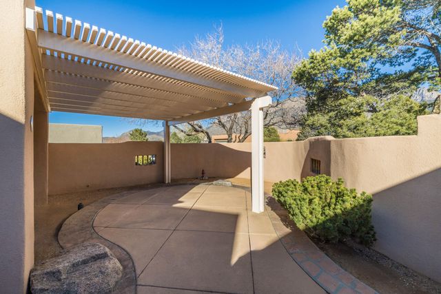 1861 Tramway Terrace Loop NE, Albuquerque, NM 87122