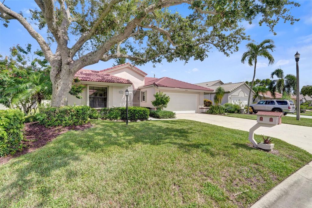 8860 Boatswain Dr, Boynton Beach, FL 33436