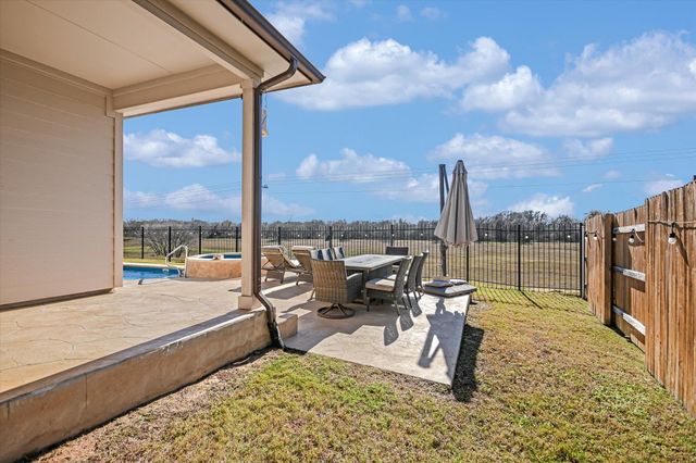507 Bluffview DR, Bastrop, TX 78602
