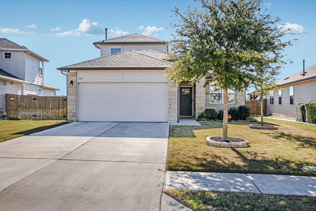 507 Bluffview DR, Bastrop, TX 78602
