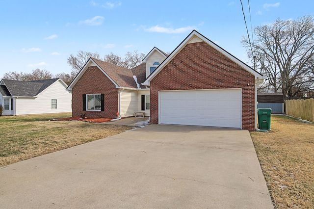 2247 Rosecran Cir, La Vergne, TN 37086