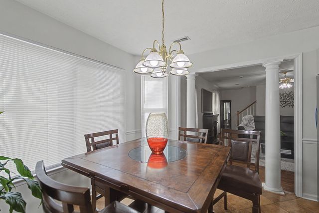 2247 Rosecran Cir, La Vergne, TN 37086