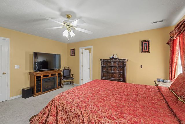 2247 Rosecran Cir, La Vergne, TN 37086