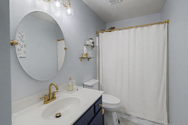 2247 Rosecran Cir, La Vergne, TN 37086