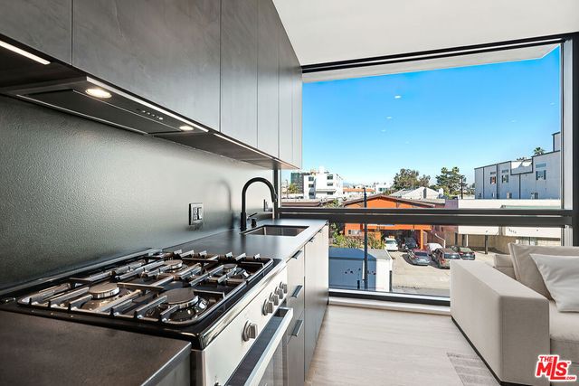 3667 Keystone Avenue 226, Los Angeles, CA 90034
