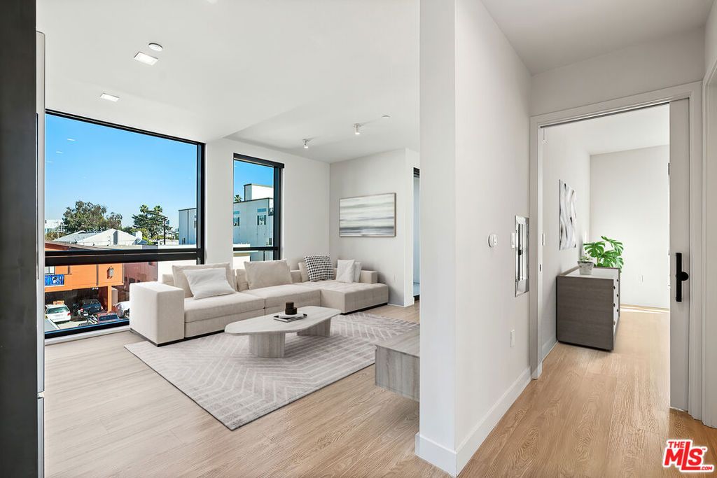 3667 Keystone Avenue 226, Los Angeles, CA 90034