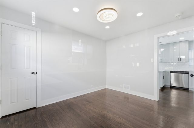657 E 100th Place, Chicago, IL 60628