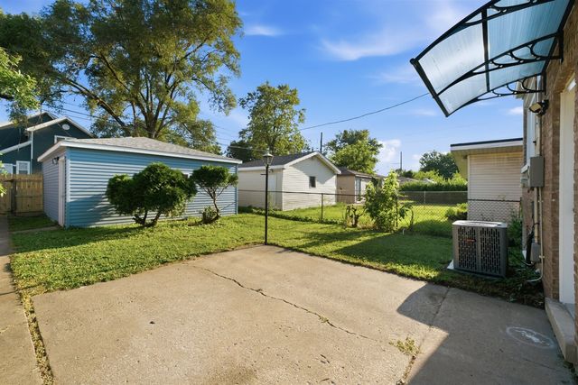 657 E 100th Place, Chicago, IL 60628