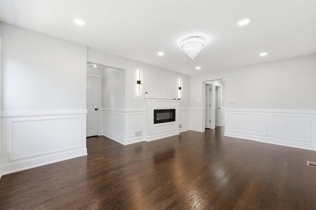 657 E 100th Place, Chicago, IL 60628