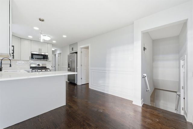 657 E 100th Place, Chicago, IL 60628