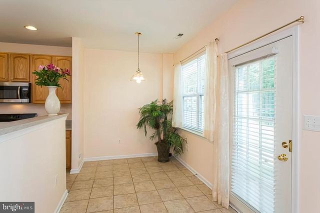 28 SUTTON CT, Pennington, NJ 08534