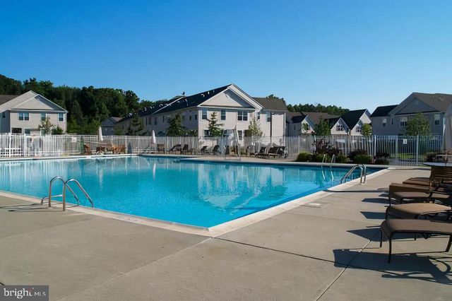 28 SUTTON CT, Pennington, NJ 08534