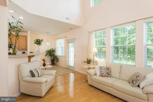 28 SUTTON CT, Pennington, NJ 08534