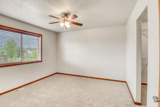 1217 37th Avenue S, Moorhead, MN 56560