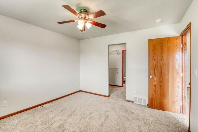 1217 37th Avenue S, Moorhead, MN 56560