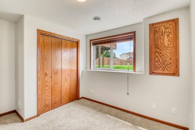 1217 37th Avenue S, Moorhead, MN 56560