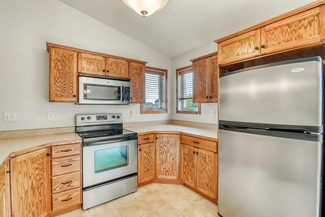 1217 37th Avenue S, Moorhead, MN 56560