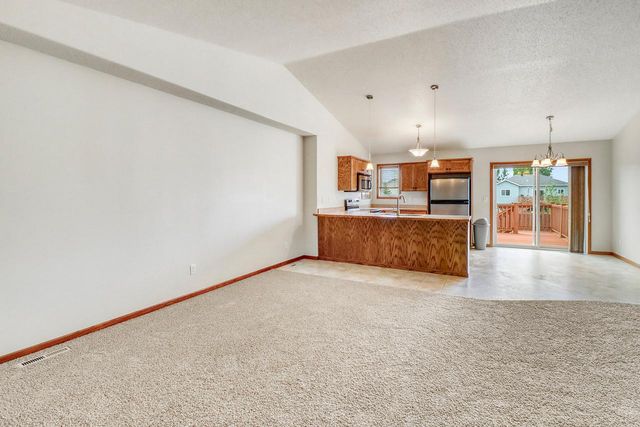 1217 37th Avenue S, Moorhead, MN 56560