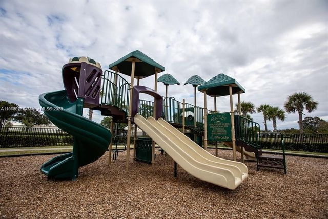 8947 NW 33rd St 1, Coral Springs, FL 33065