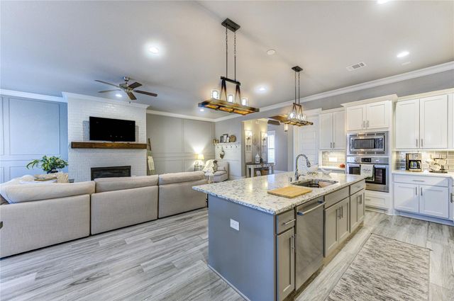 2160 Rope Maker Road, Conroe, TX 77384