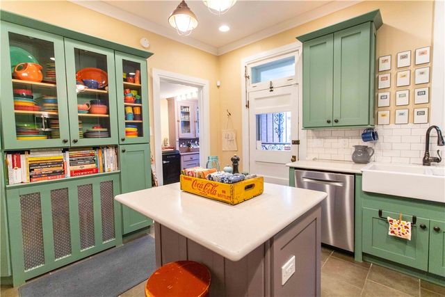 5901 Hampton St, Highland Park, PA 15206