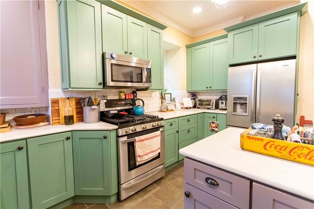5901 Hampton St, Highland Park, PA 15206