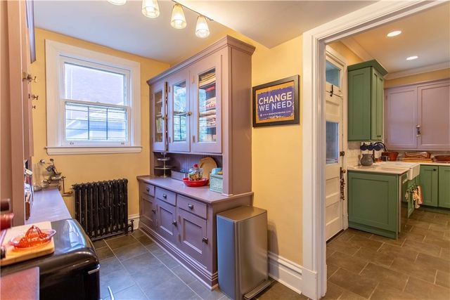 5901 Hampton St, Highland Park, PA 15206