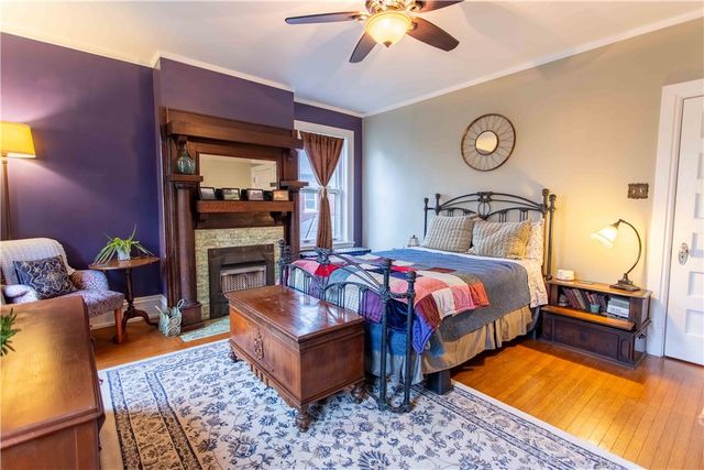 5901 Hampton St, Highland Park, PA 15206