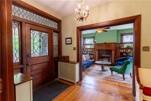 5901 Hampton St, Highland Park, PA 15206
