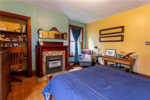 5901 Hampton St, Highland Park, PA 15206