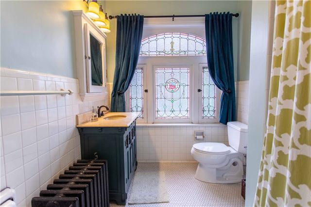 5901 Hampton St, Highland Park, PA 15206