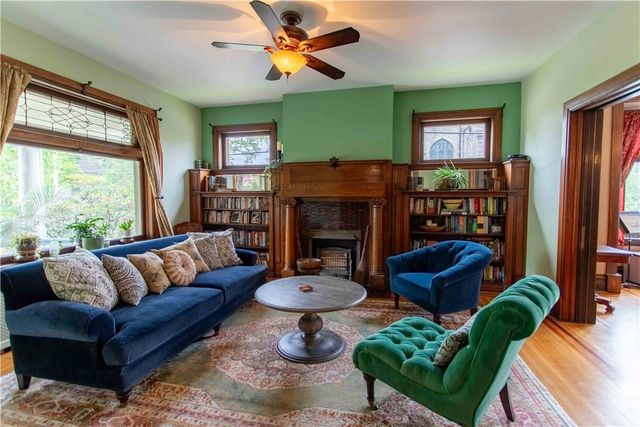 5901 Hampton St, Highland Park, PA 15206