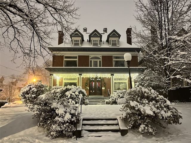 5901 Hampton St, Highland Park, PA 15206