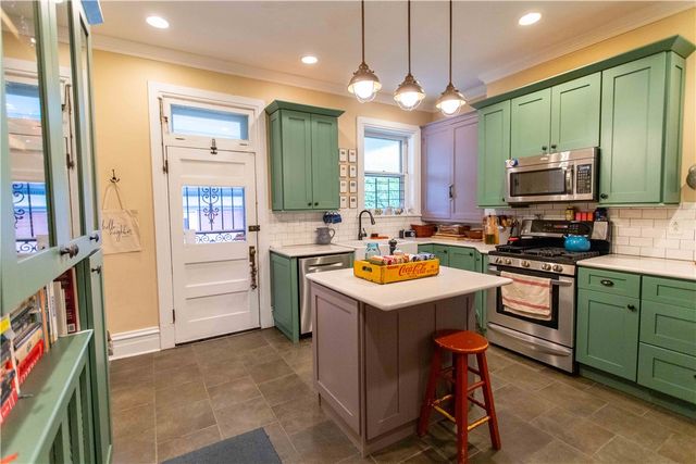 5901 Hampton St, Highland Park, PA 15206