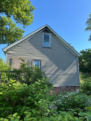 305 E 41st Avenue, Gary, IN 46409