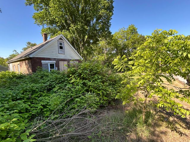 305 E 41st Avenue, Gary, IN 46409