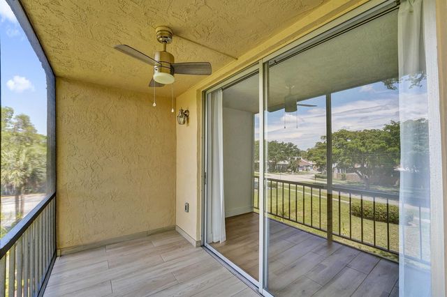7300 NW 17th Street 305, Plantation, FL 33313