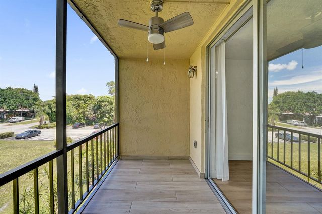 7300 NW 17th Street 305, Plantation, FL 33313