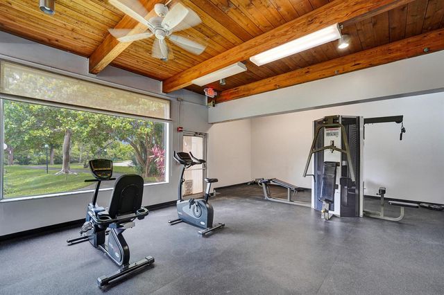 7300 NW 17th Street 305, Plantation, FL 33313