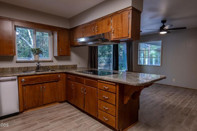 2750 Granite Hill Road, Grants Pass, OR 97526