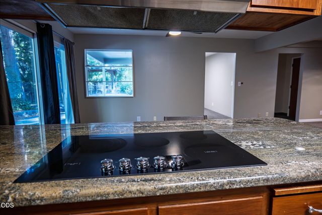 2750 Granite Hill Road, Grants Pass, OR 97526