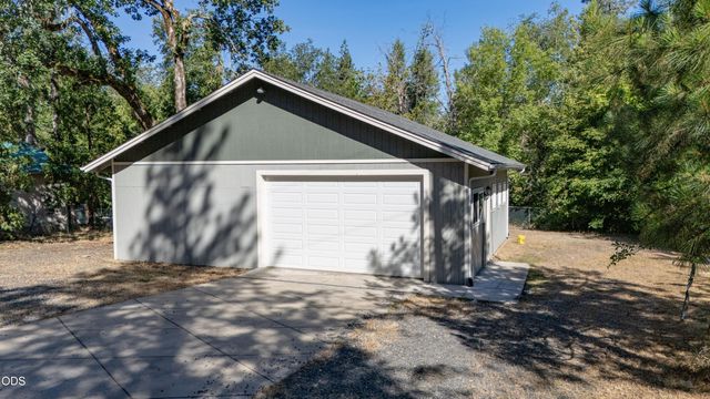 2750 Granite Hill Road, Grants Pass, OR 97526