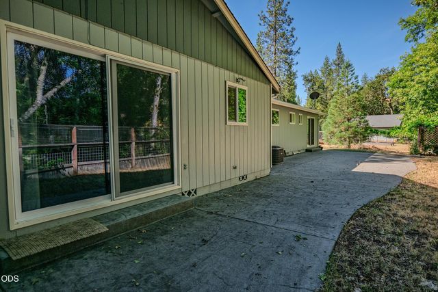 2750 Granite Hill Road, Grants Pass, OR 97526