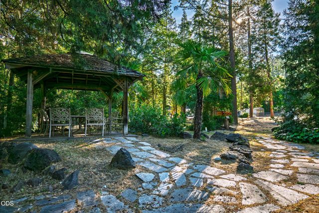 2750 Granite Hill Road, Grants Pass, OR 97526